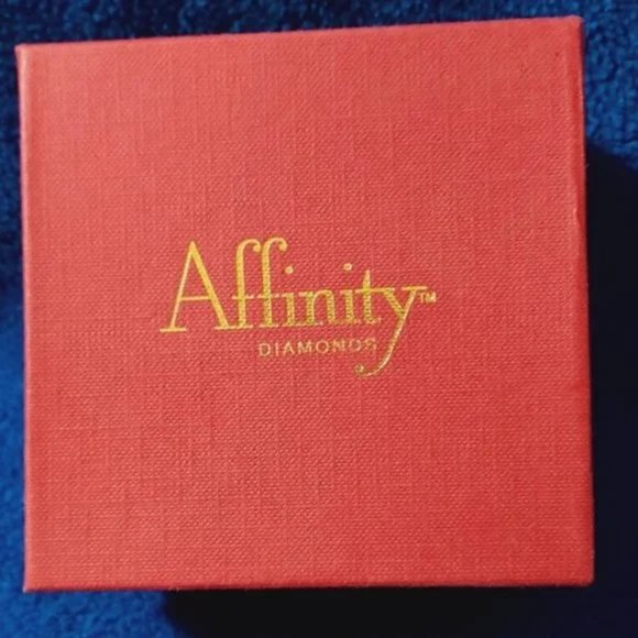 Vintage Affinity 14K 0.25 cttw Diamond Intertwined Heart Necklace NIB HTF - Picture 6 of 6